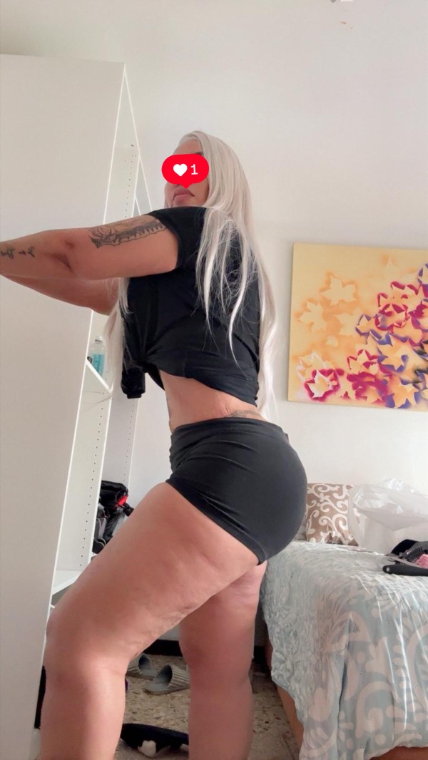 RIHANNA NUEVA EN ESTA HERMOSA CIUDAD LA MÁS TOP