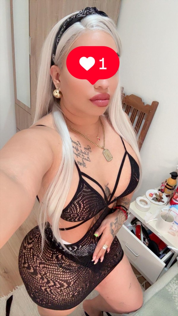 RIHANNA NUEVA EN ESTA HERMOSA CIUDAD LA MÁS TOP