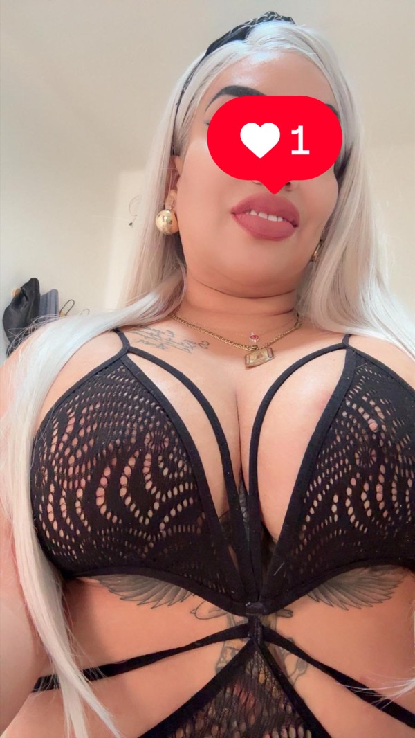 RIHANNA NUEVA EN ESTA HERMOSA CIUDAD LA MÁS TOP