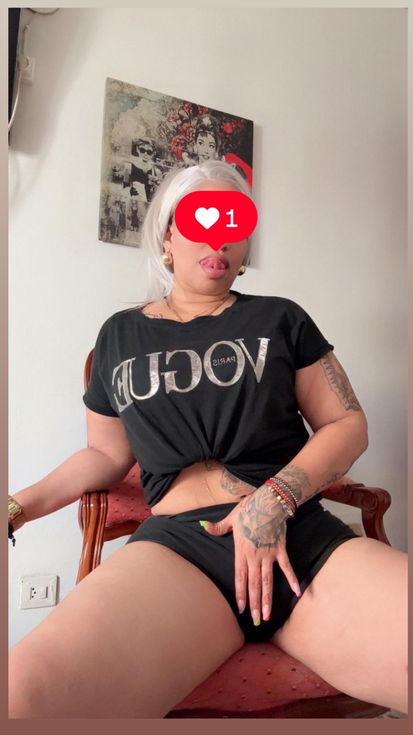 RIHANNA NUEVA EN ESTA HERMOSA CIUDAD LA MÁS TOP