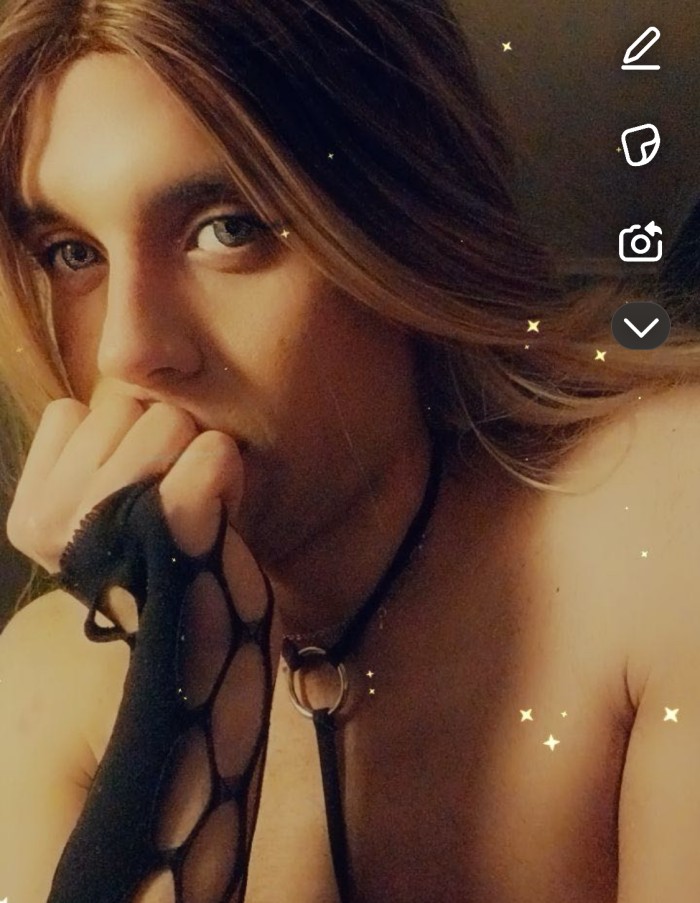 CHICA TRANS rubia 23 años rubia alta guapa morbosa