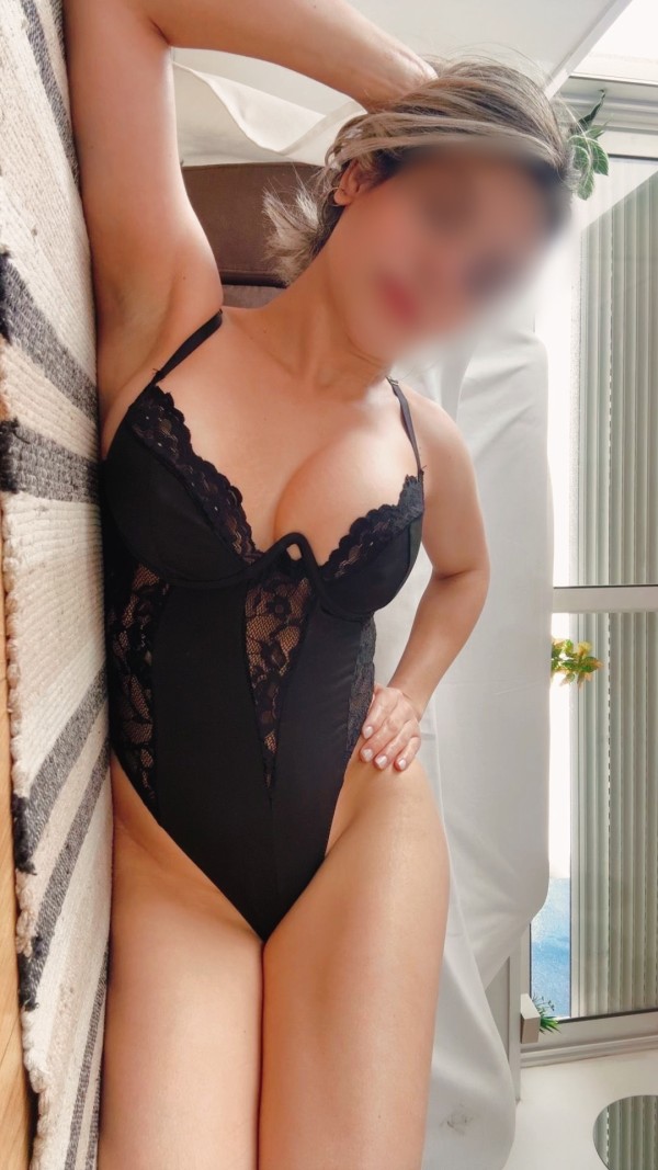 RUBIA VENEZOLANA GUAPIÍSIMA CUERPO ESPECTACULAR