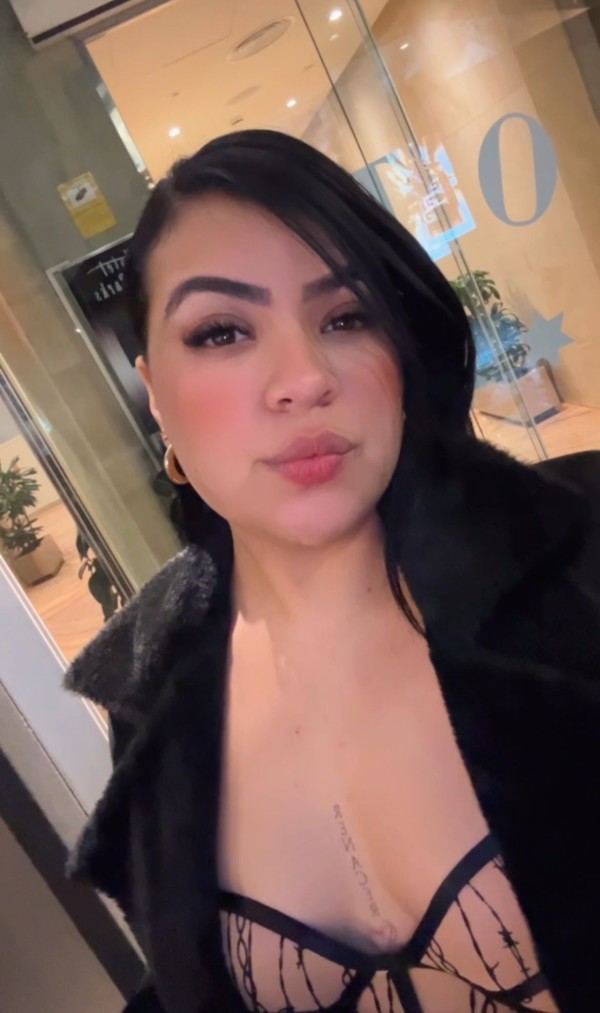 Tú chica ideal, Cachonda,cariñosa,dulce esperando por ti