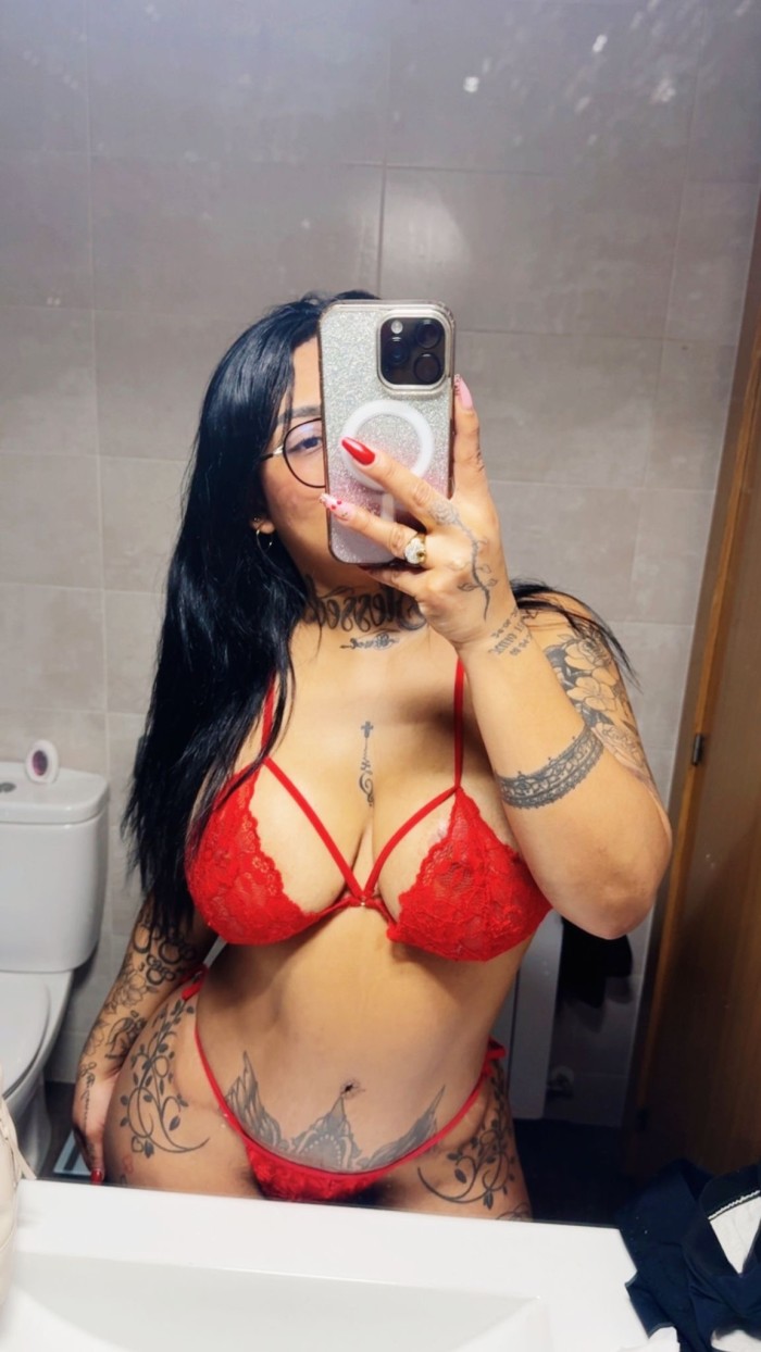 Muy sexy de tetas y culo grande