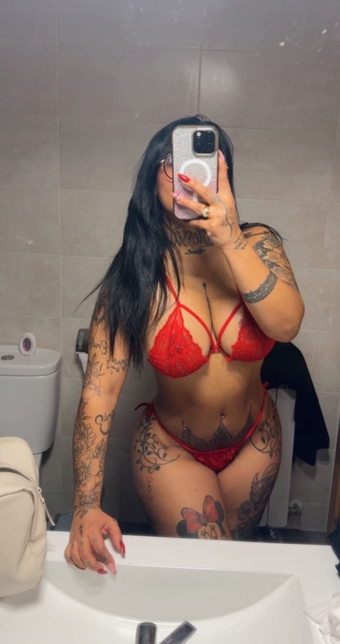 Muy sexy de tetas y culo grande