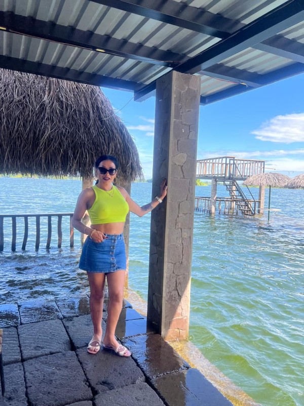 NATALIA VEN A DISFRUTAR DE UNA RICA EXPERIENCIA CONMIGO.