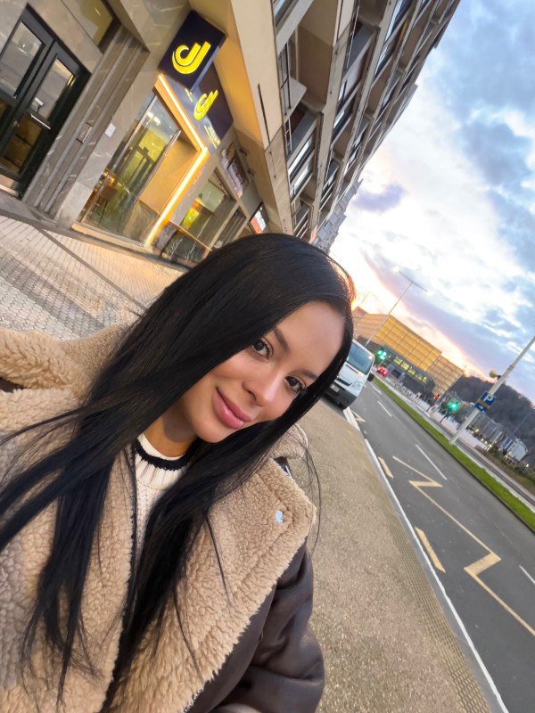 LA REINA DEL GRIEGO!!! FRANCÉS NATURAL ENSALIVADO