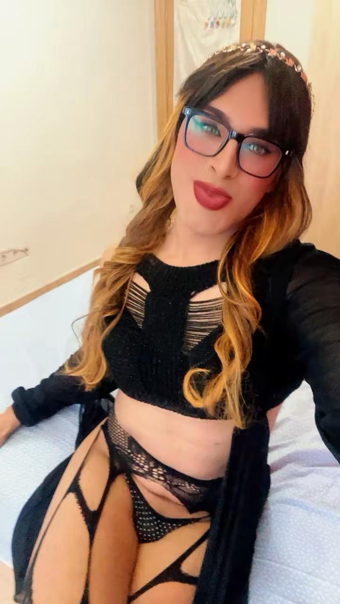 Sofia. Sexy Bomba y atrevida