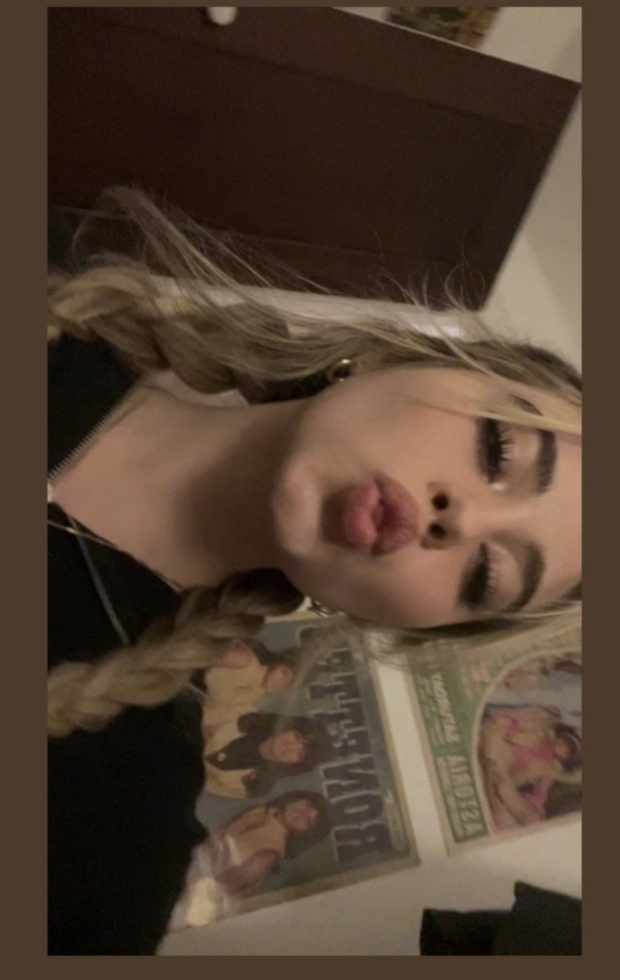 2 amigas muy CACHONDAS recién LLEGADAS esperandote
