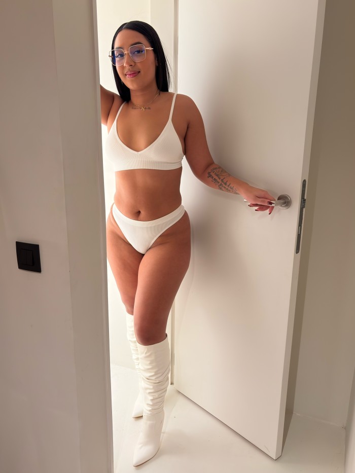 Venezolana culona natural