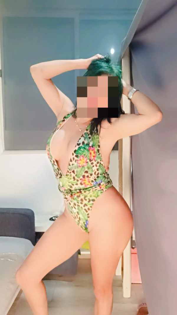 SOY TU DIOSA DEL FRANCES, MULTIORGÁSMICA, CHORROS INFINITOS, FIESTERA