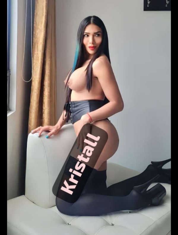 KRISTALL TETONA CULONA Y TRAVIESA KRISTALL