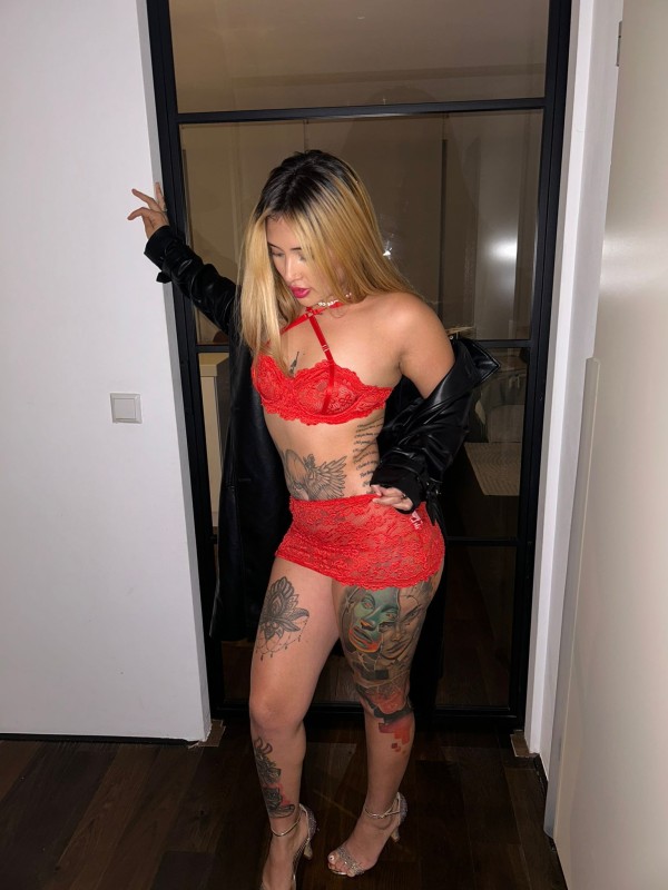 Niñatas LATINAS….. chanel