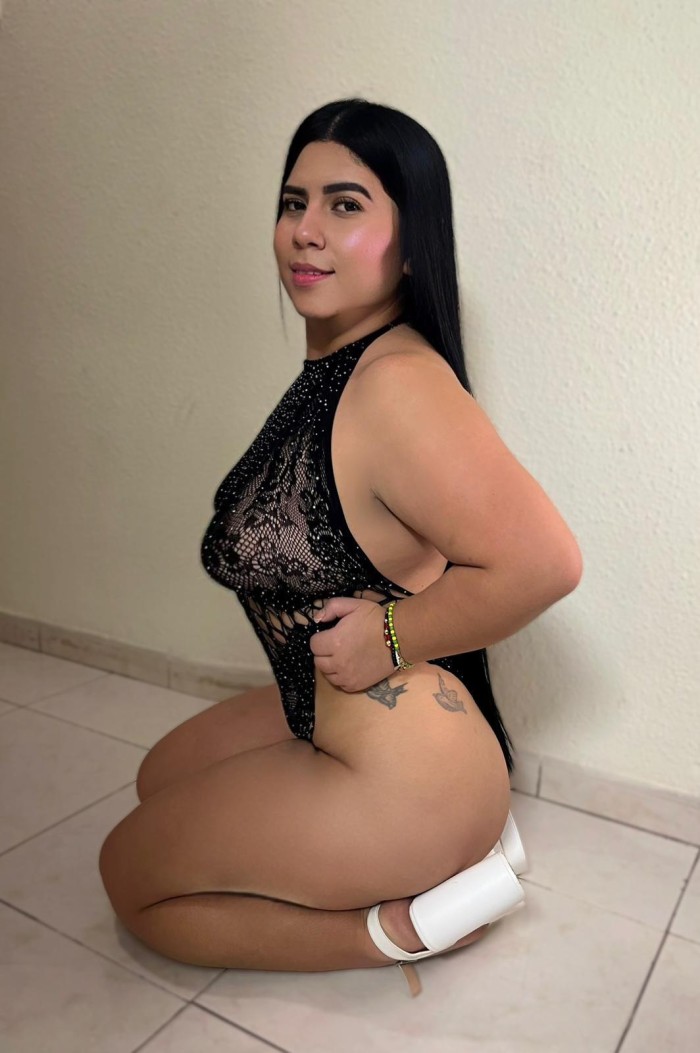 fiestera muy cachondita…salidas