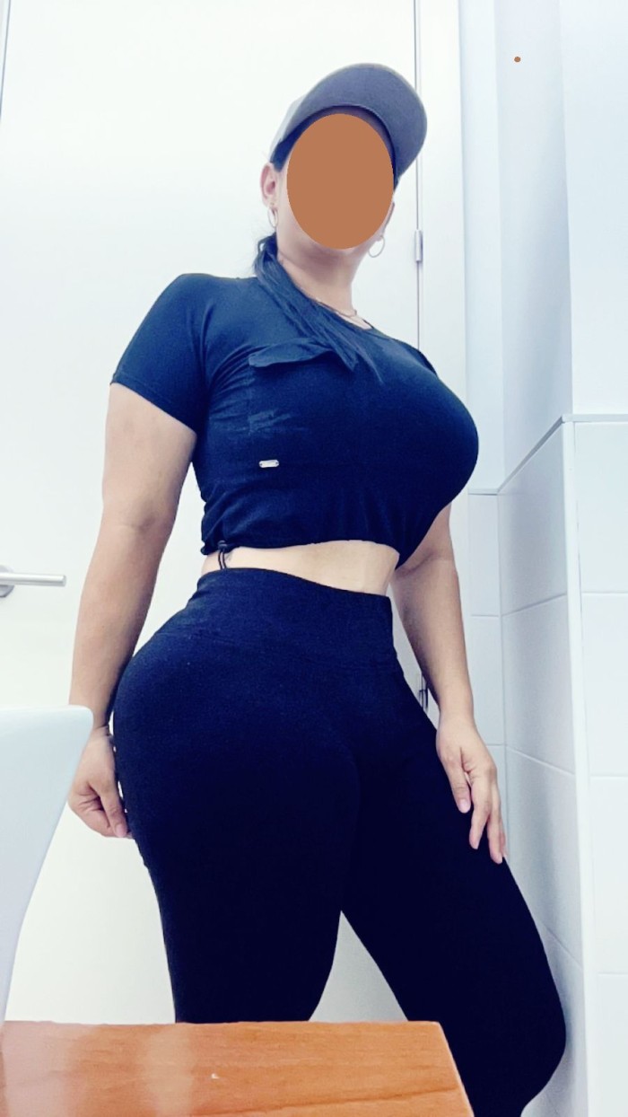 HERMOSA MUJER VENEZOLANA DE VUELTA A TU CIUDAD