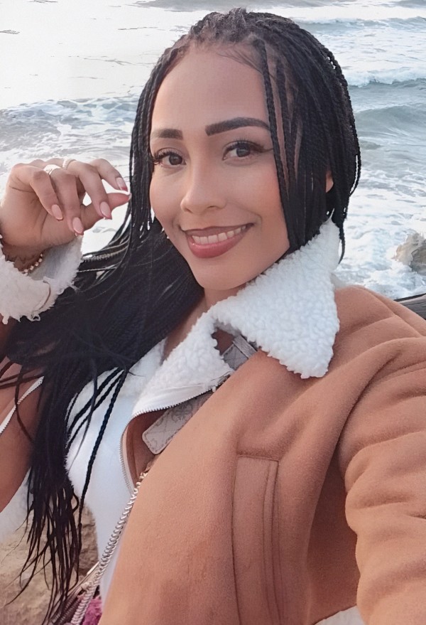 Tremenda chica erótica a tu alcance…