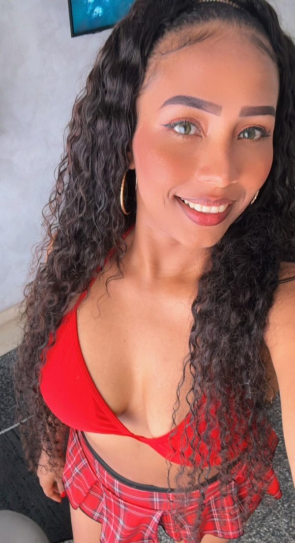 Tremenda chica erótica a tu alcance…