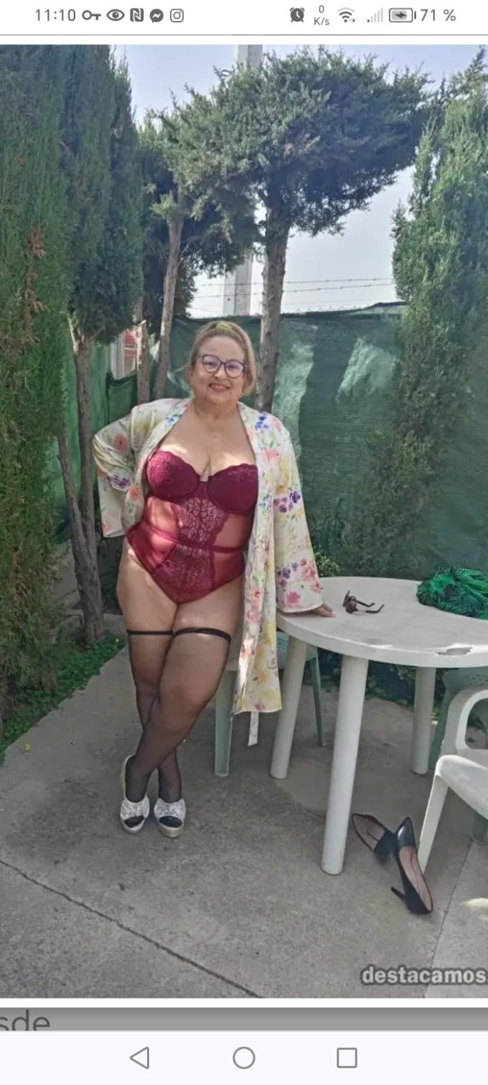 Madurita muy completa en La Zenia