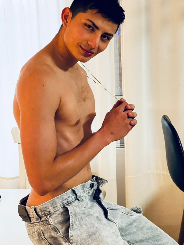 JOVEN UNIVERSITARIO NOVEDAD EN TU CIUDAD