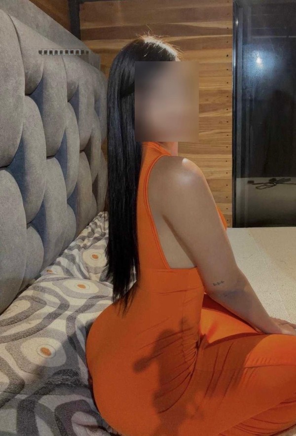 EN TORREVIEJA – COLOMBIANA DE LUJO EXPLOSIVA Y JUGUETONA