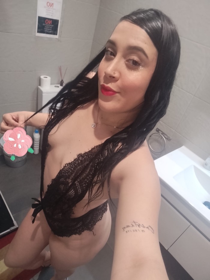 SENSUAL Y DIVERTIDA COLOMBIANA (VIA JULIA)