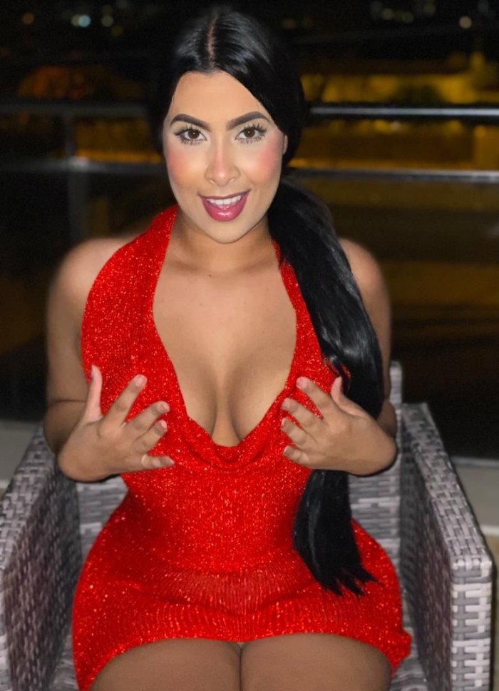 Venezolana muy guapa y decidida – Los Narejos