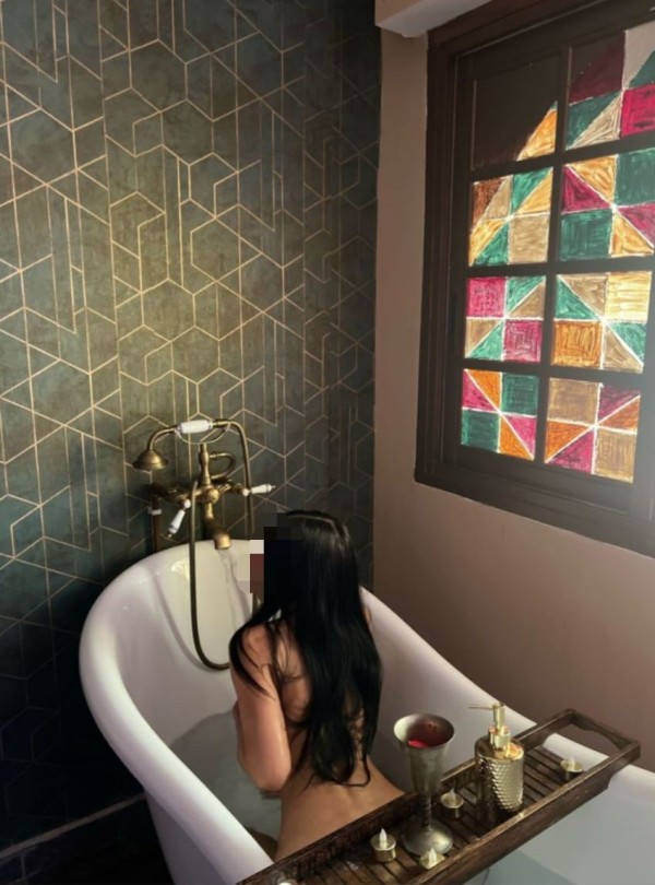 JOVENCITA MORBOSA Y ENROLLADA