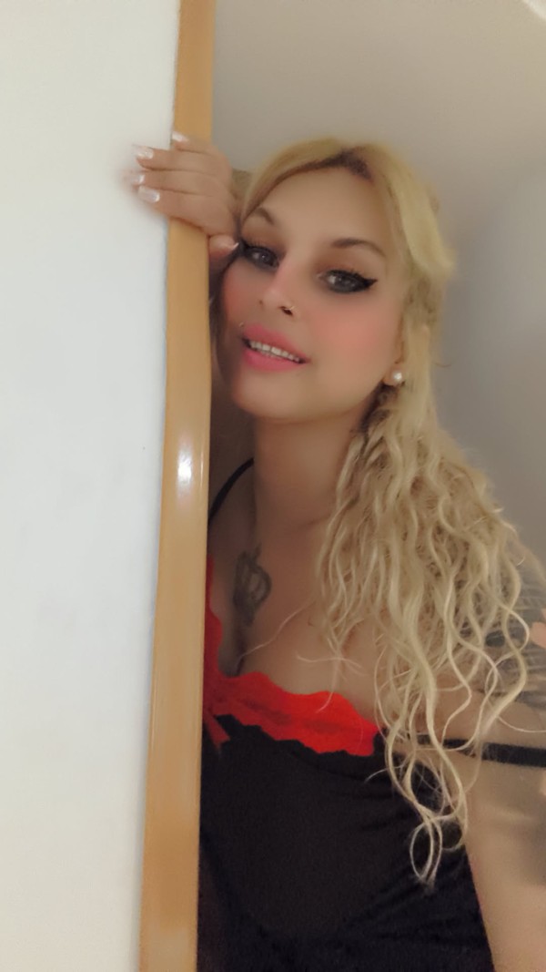 Jovencita encantadora BDSM ABDL sexo a pelo en Monistrol de Montserrat