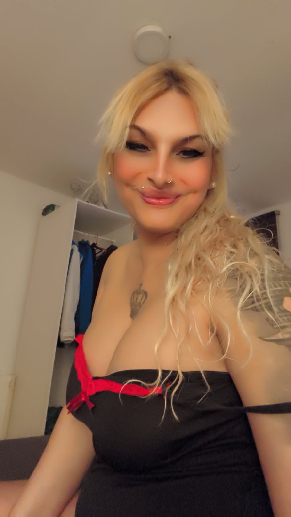 Jovencita encantadora BDSM ABDL sexo a pelo en Monistrol de Montserrat