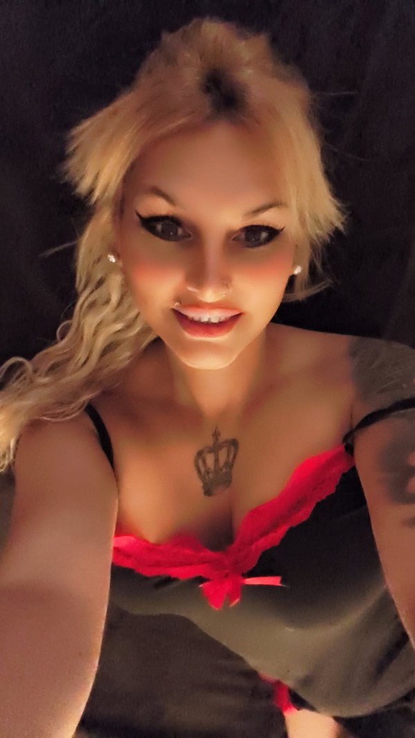 Jovencita encantadora BDSM ABDL sexo a pelo en Monistrol de Montserrat