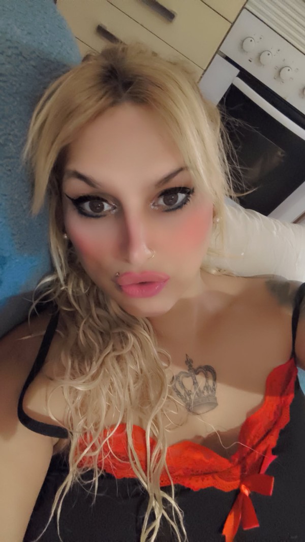 Jovencita encantadora BDSM ABDL sexo a pelo en Monistrol de Montserrat
