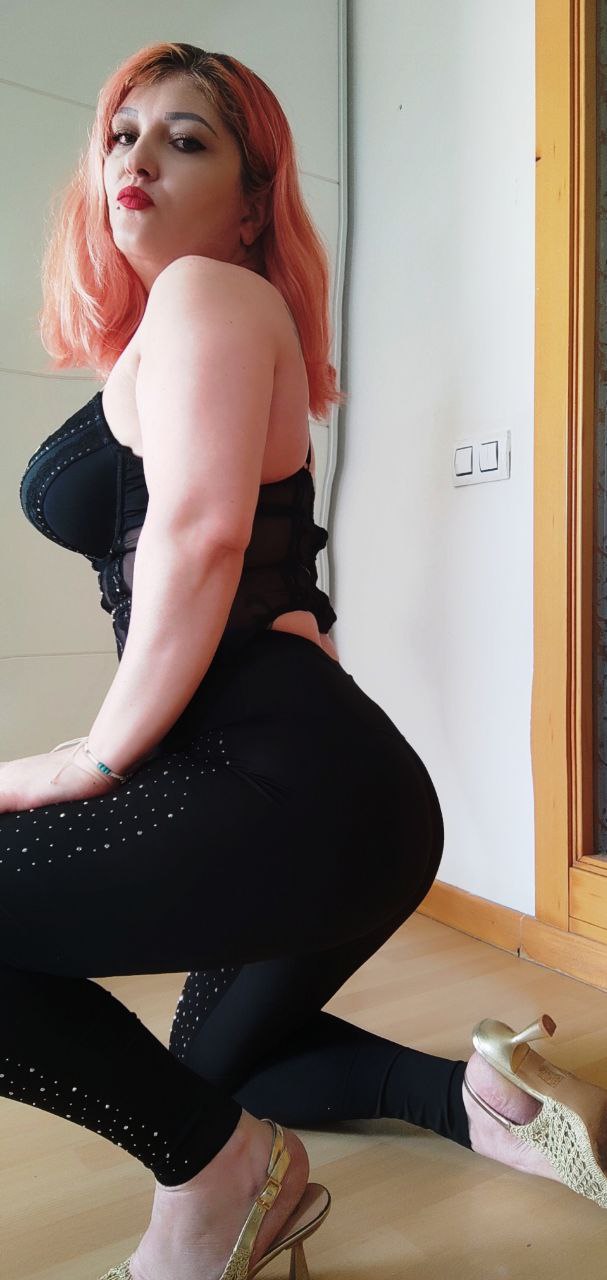 Guarrilla,ninfómana y muy adicta al sexo