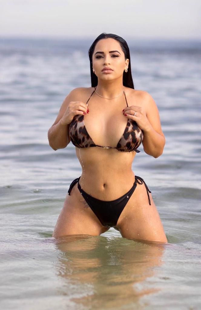 COMPLACIENTE TODA UNA DULCE TENTACIÓN