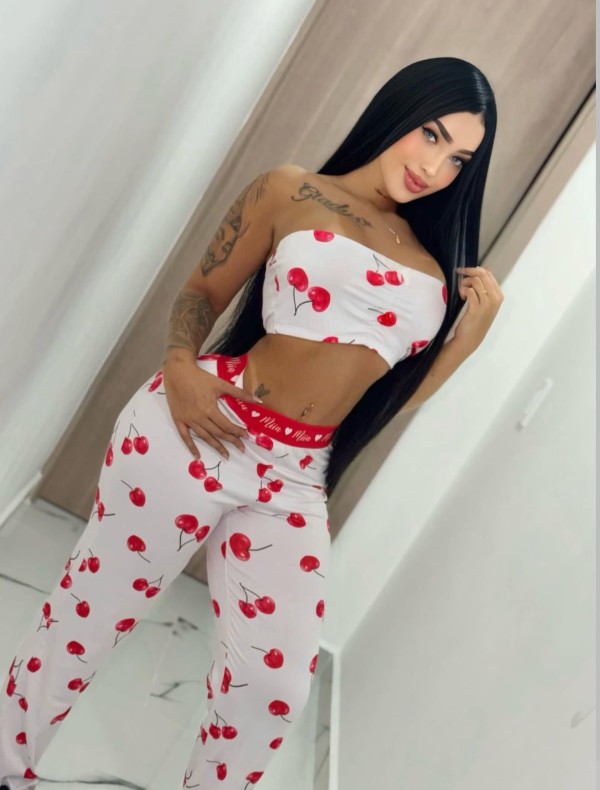 NUEVA EN TU CIUDAD!! Juliana FIESTERA DESCOMPLICADA DOMINA