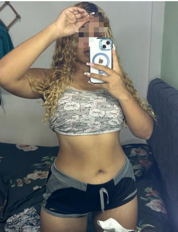 Camila caliente latina complaciente Salamanca