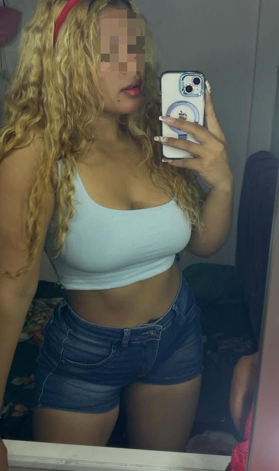 Camila caliente latina complaciente Salamanca