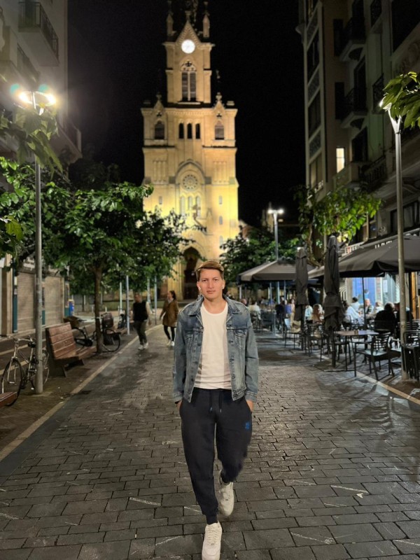 Tu mejor Compañia Latino super complaciente con sitio