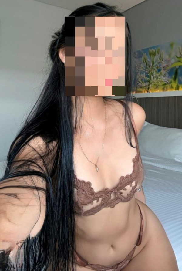 Hola amores recién llegada, Muy cachonda y fiestera