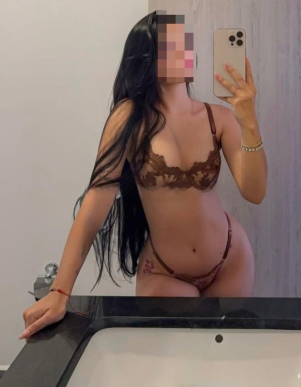 Hola amores recién llegada, Muy cachonda y fiestera
