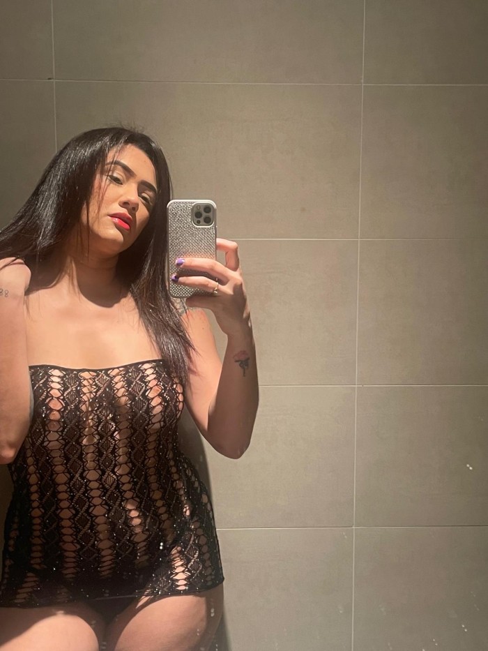 Ama dominante con arné busca perro sumiso, Bormujos