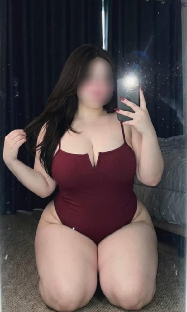 NOVEDAD SANDY ESPAÑOLA MASAJÍSTA TETONA FIESTERA