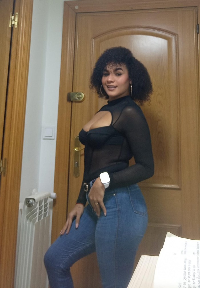 Masajista complaciente implicada