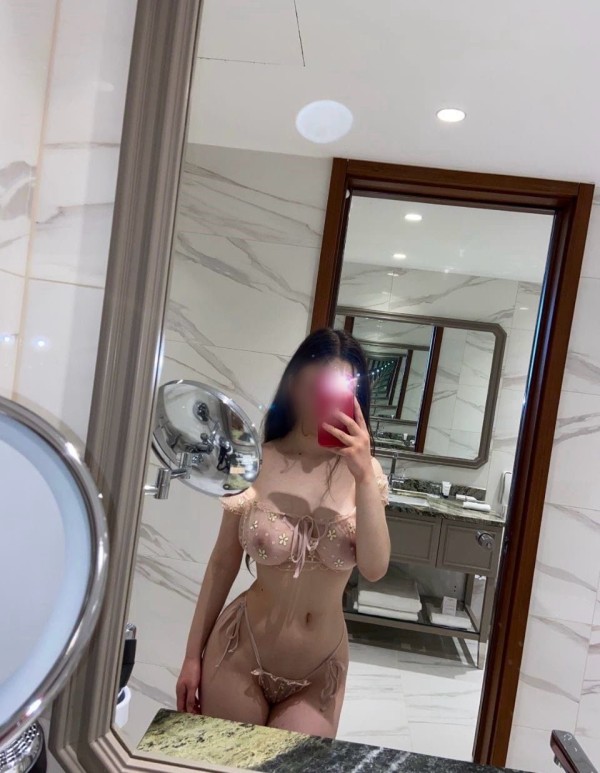 TIERNA Y SEXY Y FIESTERA DE PASO POR TU CIUDAD
