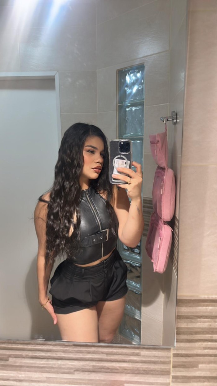 ARDIENTE SENSUAL COMPLACIENTE BOMBA DE SEXO