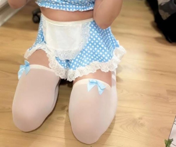 HERMOSA  TRANS gallega FIESTERA LISTA PARA QUEDAR