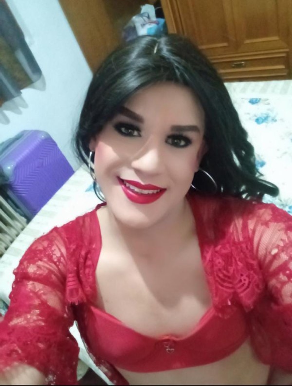 Chiquita trans Linda Bien pollona y tragona para disfrutar contigo