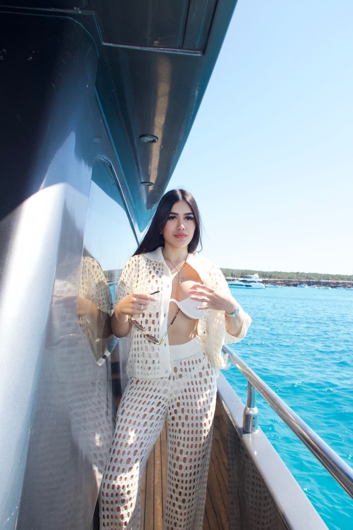 JOVEN BELLA UNIVERSITARIAA NUEVA EN TU ZONA!!