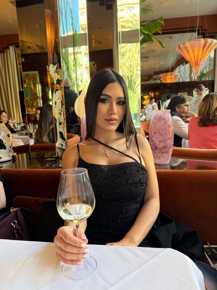 JOVEN BELLA UNIVERSITARIAA NUEVA EN TU ZONA!!