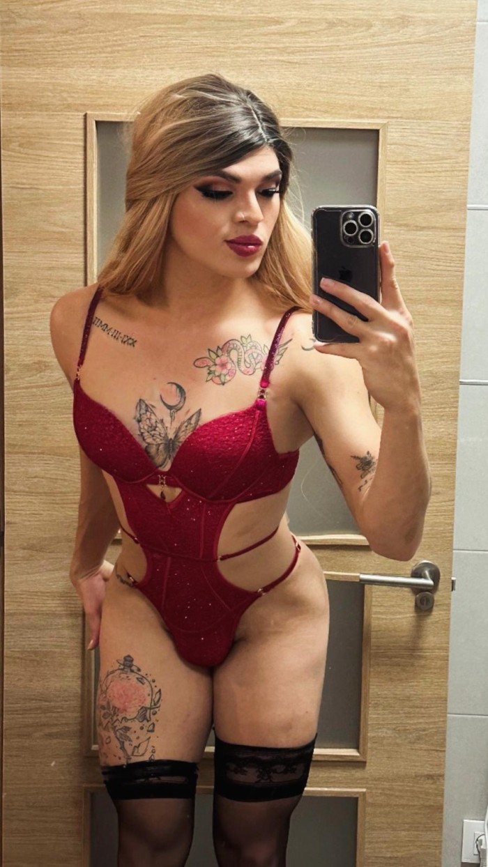 ZORRA VICIOSA ADICTA A DAR Y RECIBIR LECHE