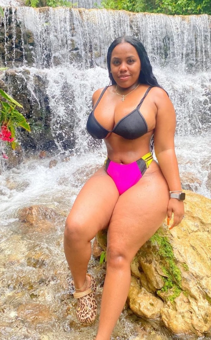 Encantadora nalgona super caliente , sumisa …